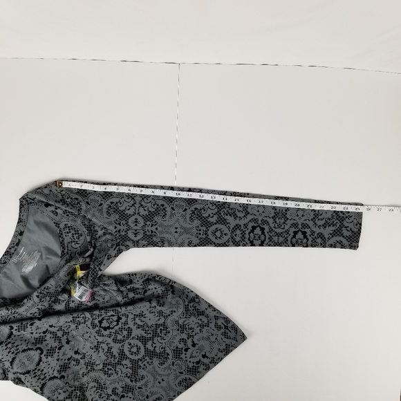 No Boundaries long sleeve tee Large - Picture 6 of 6